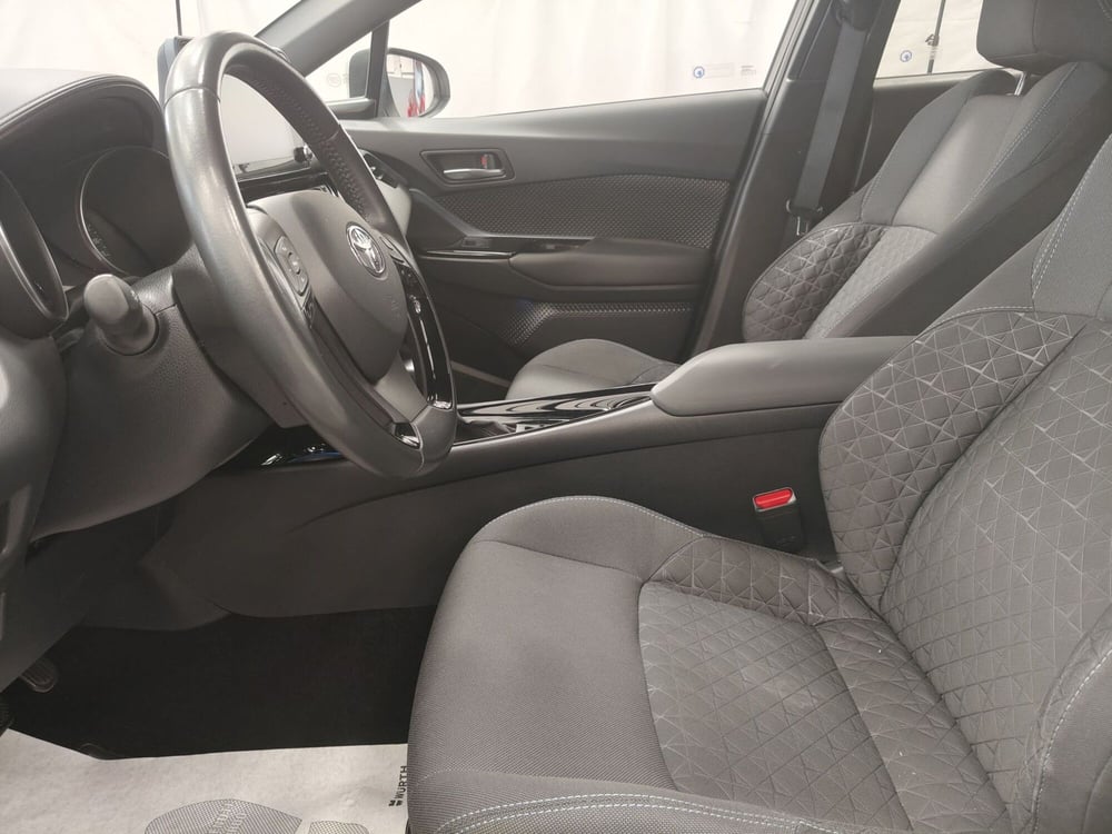 Toyota Toyota C-HR usata a Roma (14)