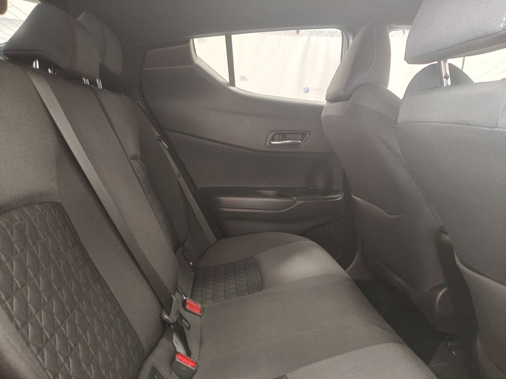 Toyota Toyota C-HR usata a Roma (8)
