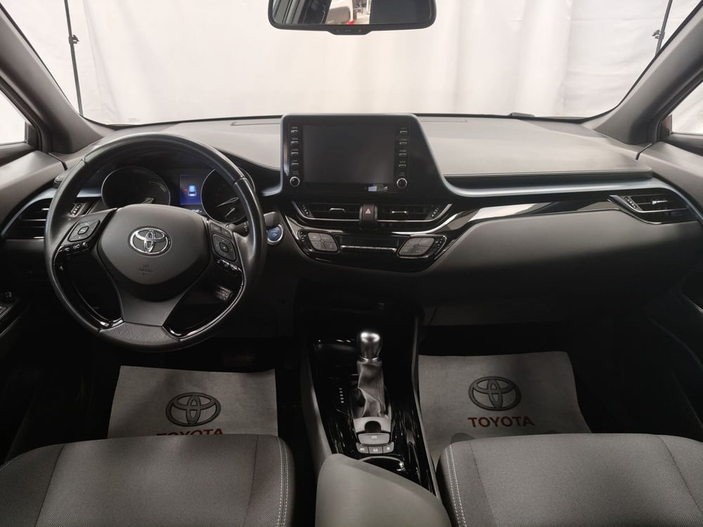 Toyota Toyota C-HR usata a Roma (9)
