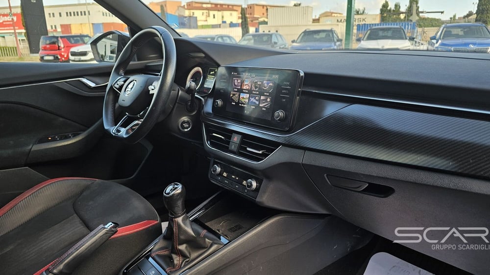 Skoda Kamiq usata a Livorno (17)