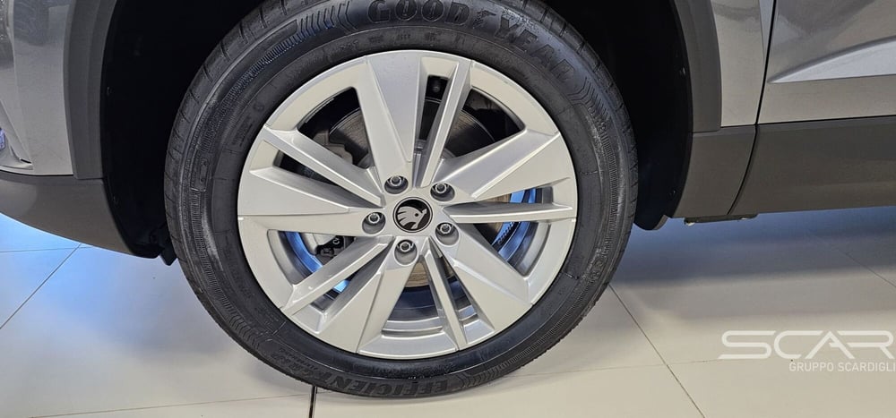 Skoda Karoq nuova a Livorno (9)