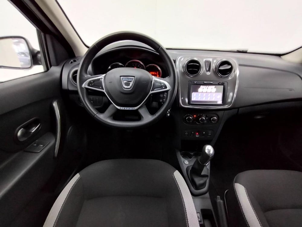 Dacia Sandero usata a Como (10)