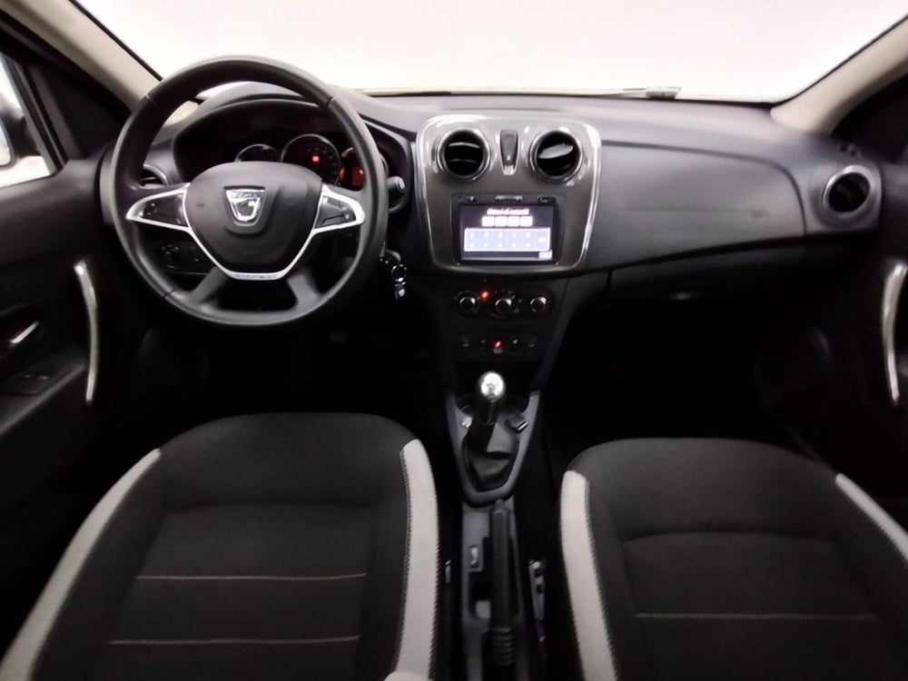 Dacia Sandero usata a Como (4)