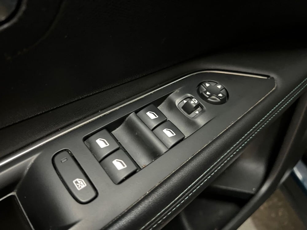 Peugeot 3008 usata a Bari (14)