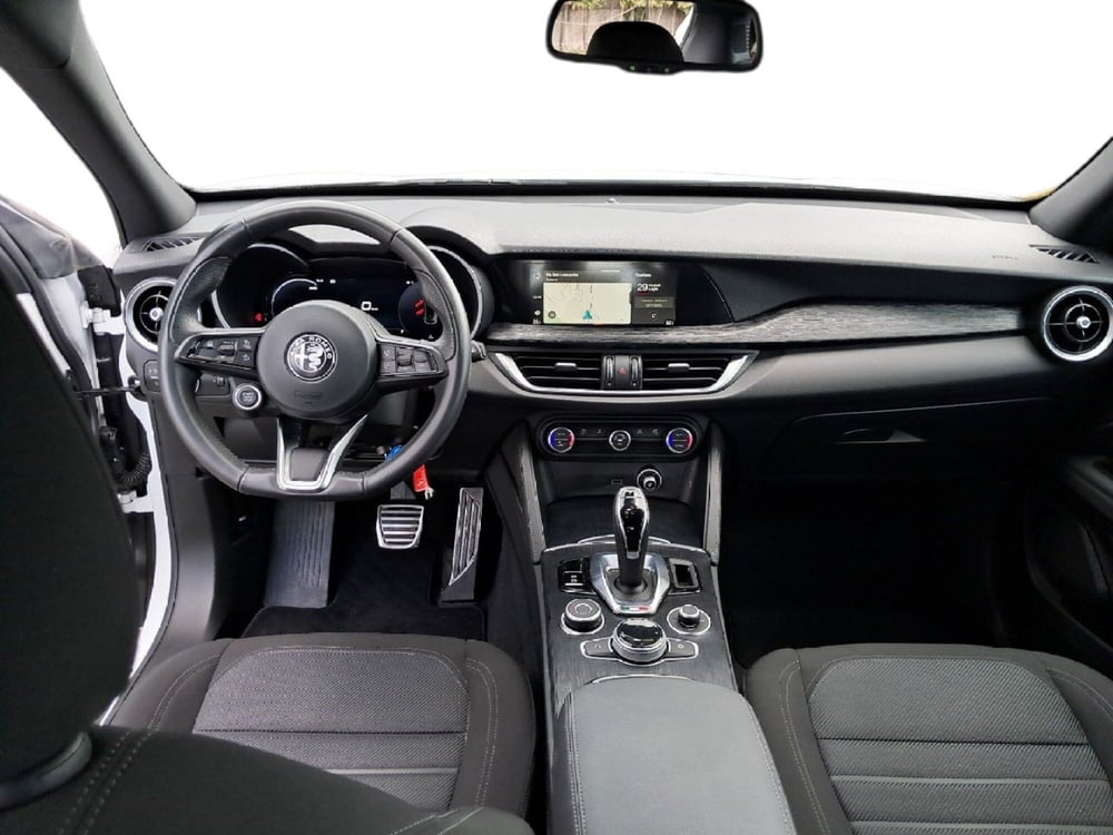 Alfa Romeo Stelvio usata a Salerno (12)