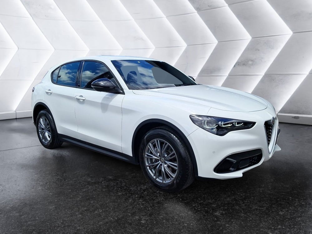 Alfa Romeo Stelvio usata a Salerno (3)