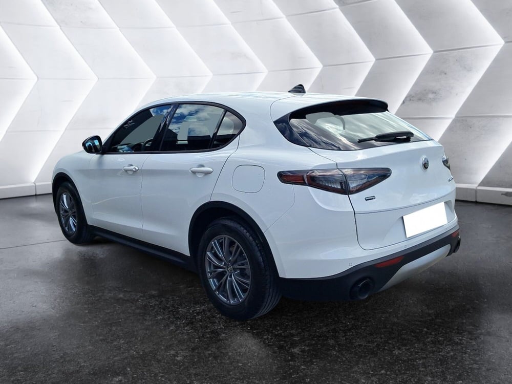 Alfa Romeo Stelvio usata a Salerno (7)