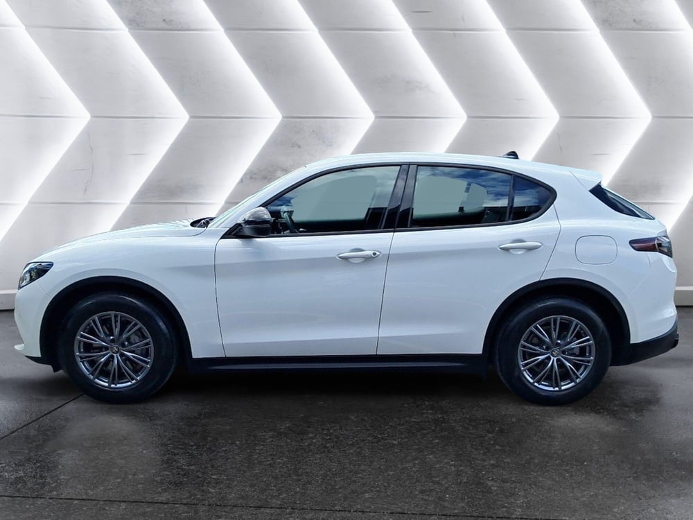 Alfa Romeo Stelvio usata a Salerno (8)