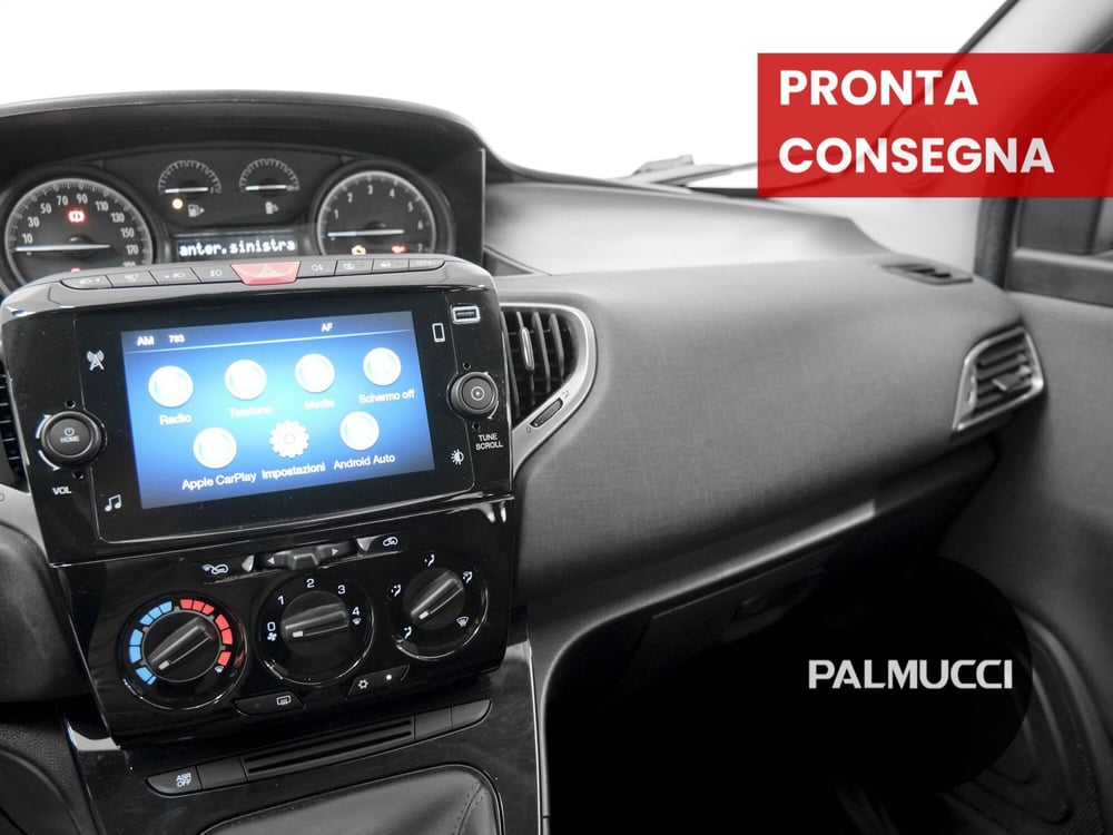 Lancia Ypsilon usata a Prato (12)