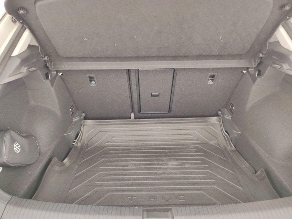 Volkswagen T-Roc usata a Massa-Carrara (16)
