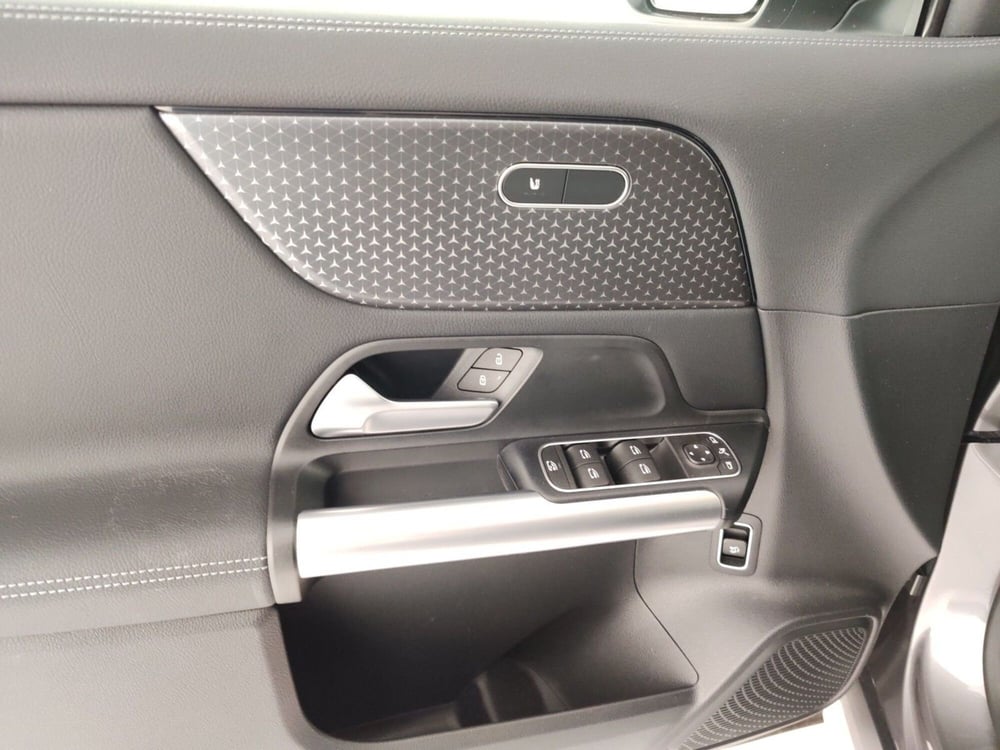 Mercedes-Benz GLA SUV usata a Massa-Carrara (11)