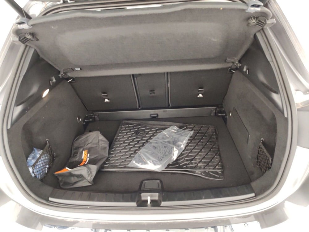Mercedes-Benz GLA SUV usata a Massa-Carrara (14)