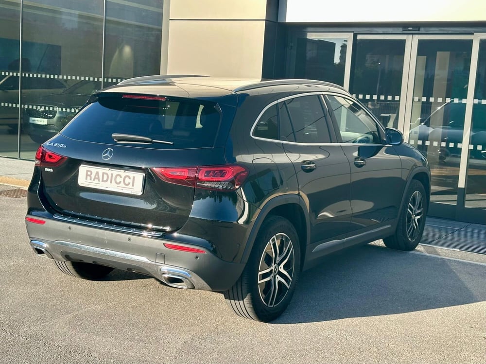 Mercedes-Benz GLA SUV usata a Bari (2)