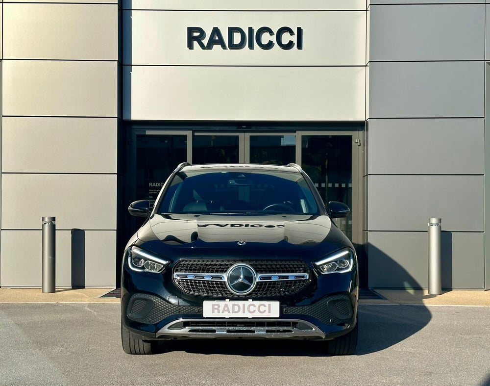 Mercedes-Benz GLA SUV usata a Bari (7)