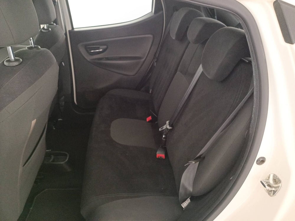 Lancia Ypsilon usata a Treviso (12)