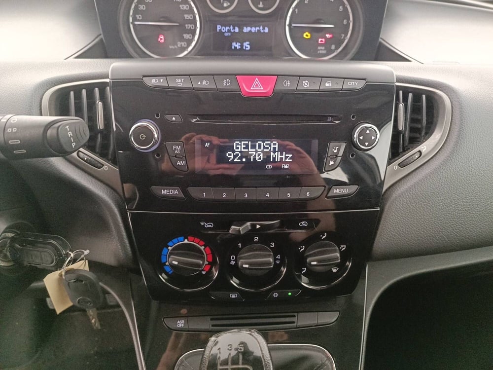 Lancia Ypsilon usata a Treviso (15)