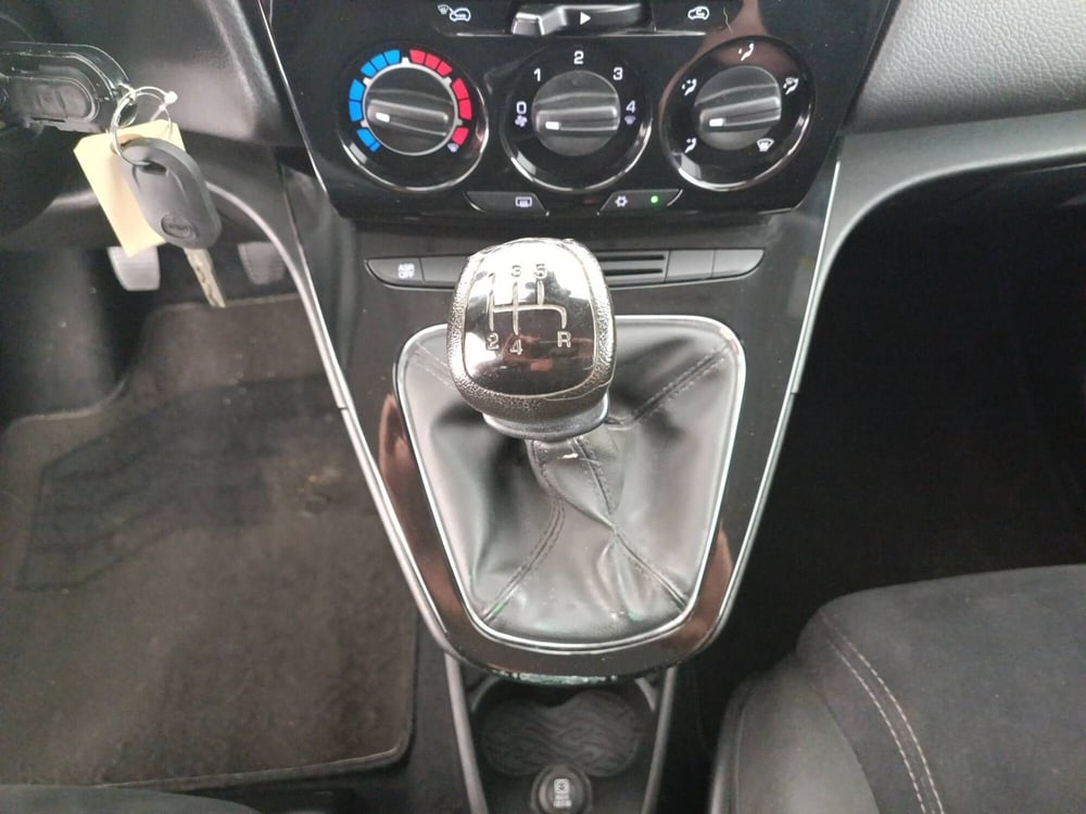 Lancia Ypsilon usata a Treviso (16)