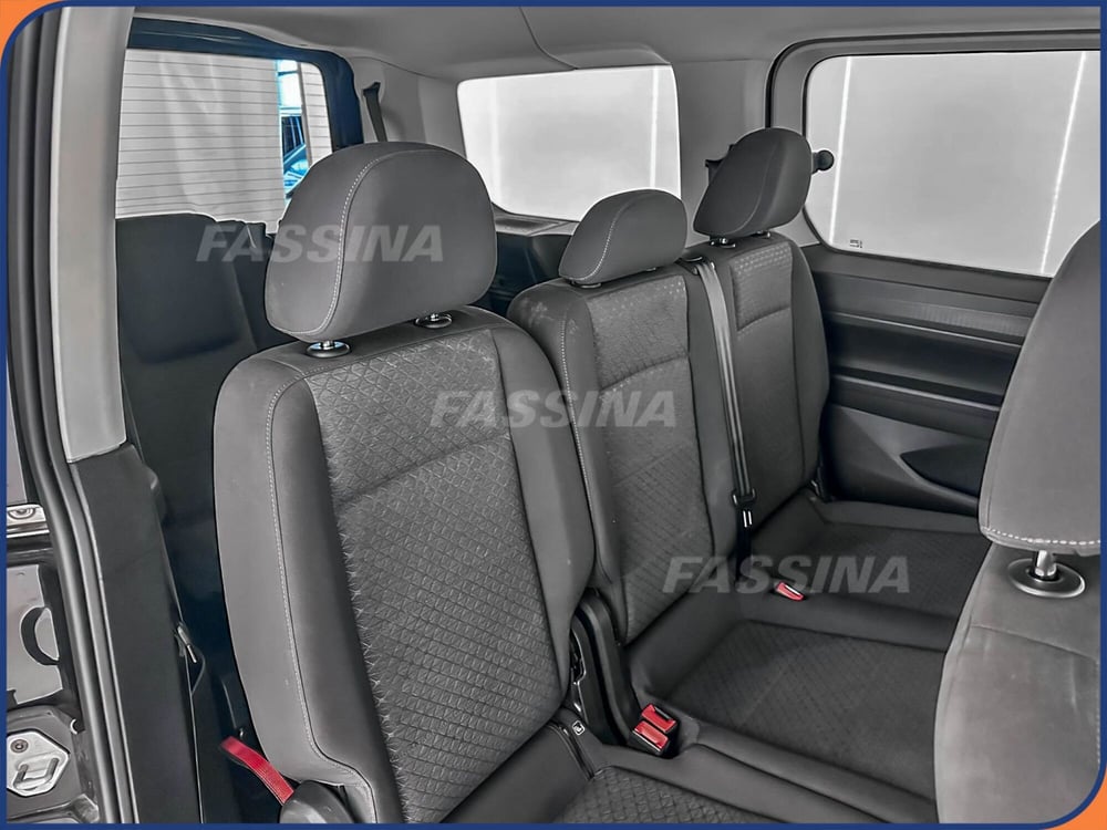 Ford Tourneo Connect usata a Milano (12)