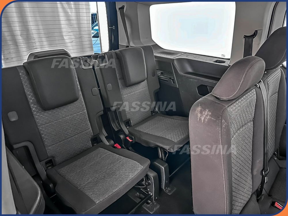 Ford Tourneo Connect usata a Milano (13)