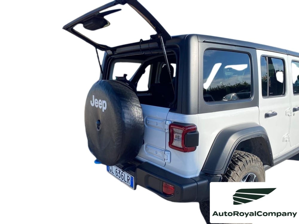 Jeep Wrangler Unlimited usata a Roma (15)
