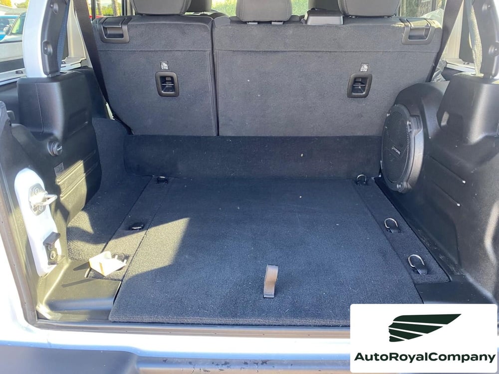 Jeep Wrangler Unlimited usata a Roma (18)