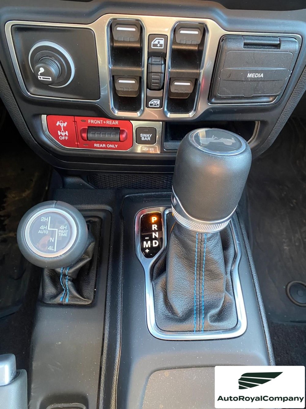 Jeep Wrangler Unlimited usata a Roma (8)
