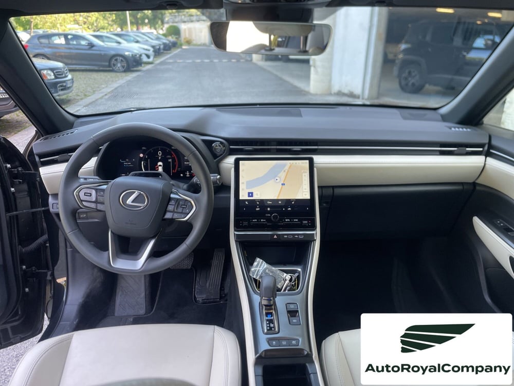 Lexus LBX usata a Roma (12)
