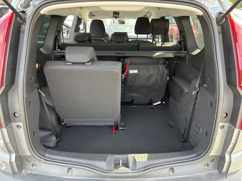 Dacia Jogger nuova a Roma (10)