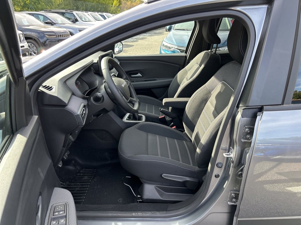 Dacia Jogger nuova a Roma (13)