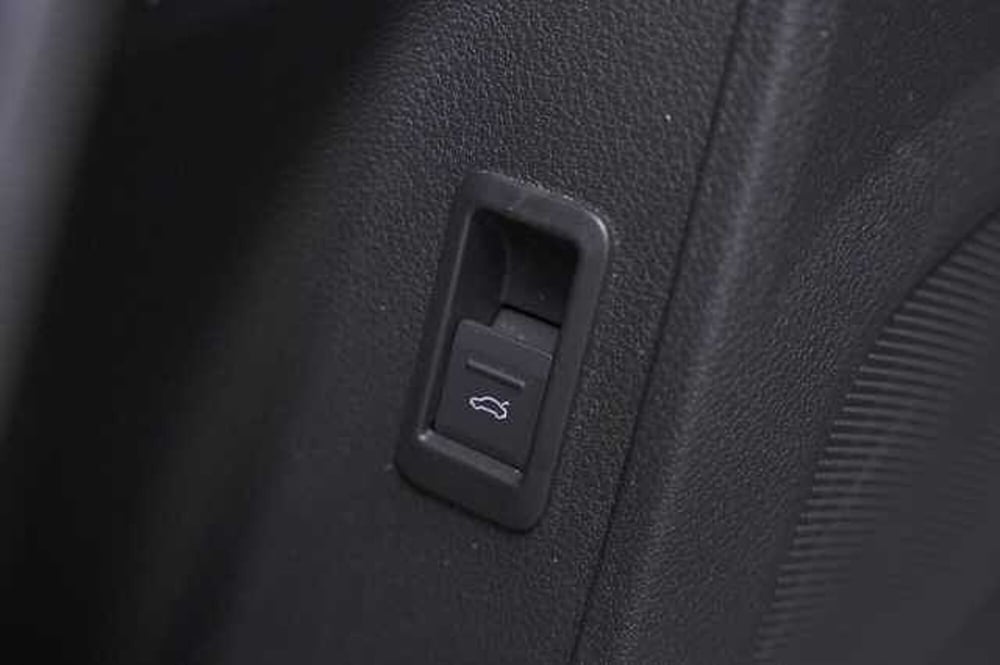 Audi Q3 Sportback usata a Como (18)