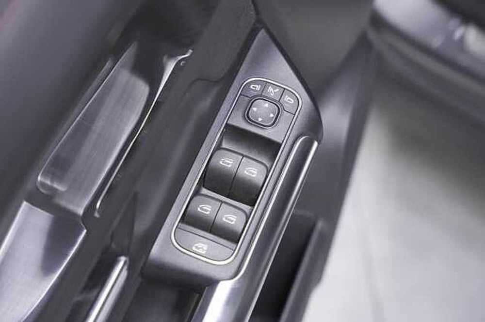 Mercedes-Benz GLA SUV usata a Como (13)
