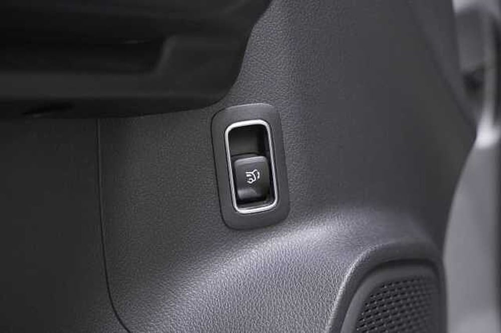 Mercedes-Benz GLA SUV usata a Como (16)