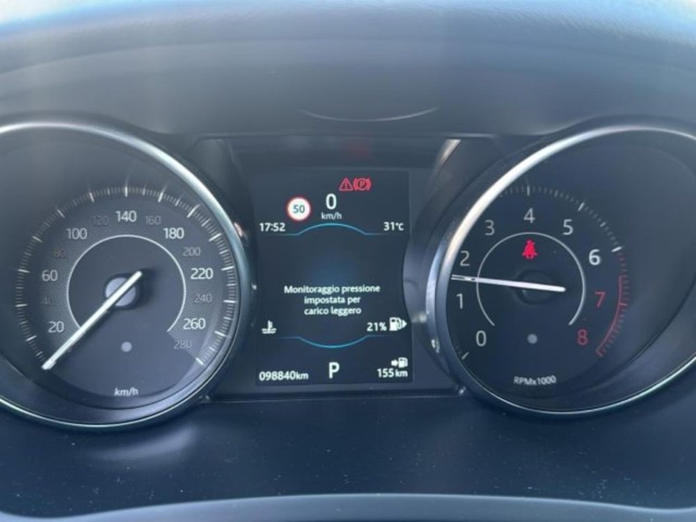Jaguar E-Pace usata a Livorno (10)