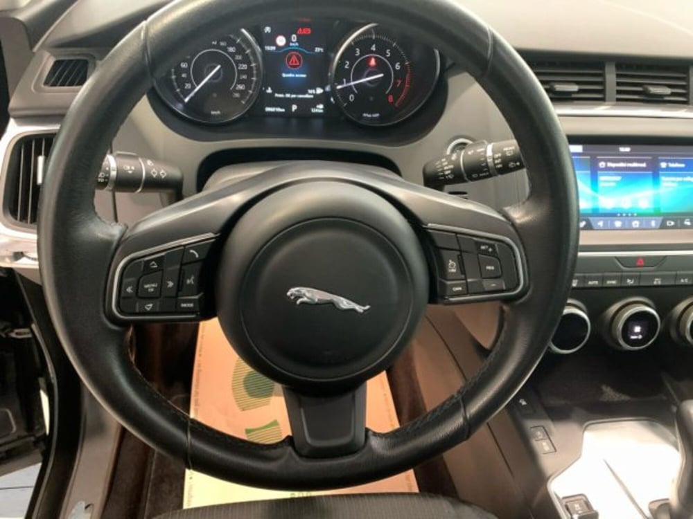 Jaguar E-Pace usata a Livorno (15)