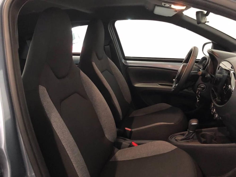 Toyota Aygo X usata a Torino (11)