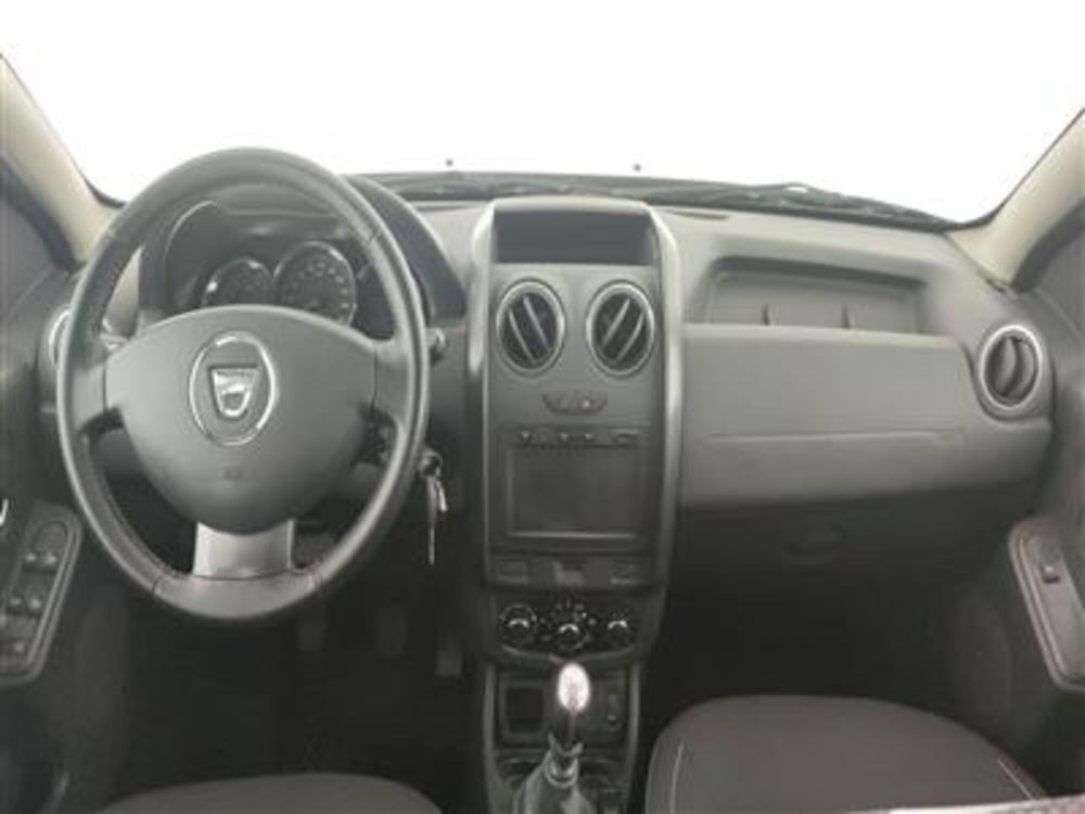Dacia Duster usata a Bari (15)