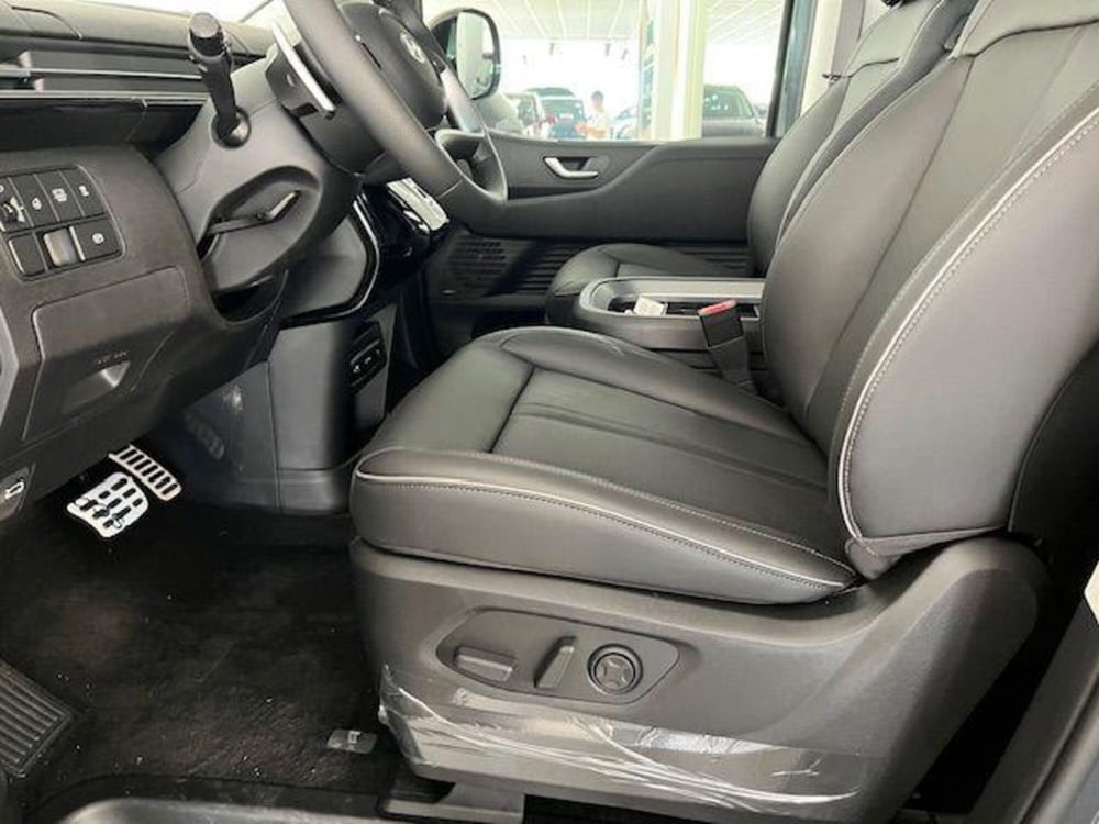 Hyundai Staria nuova a Verbano Cusio Ossola (18)