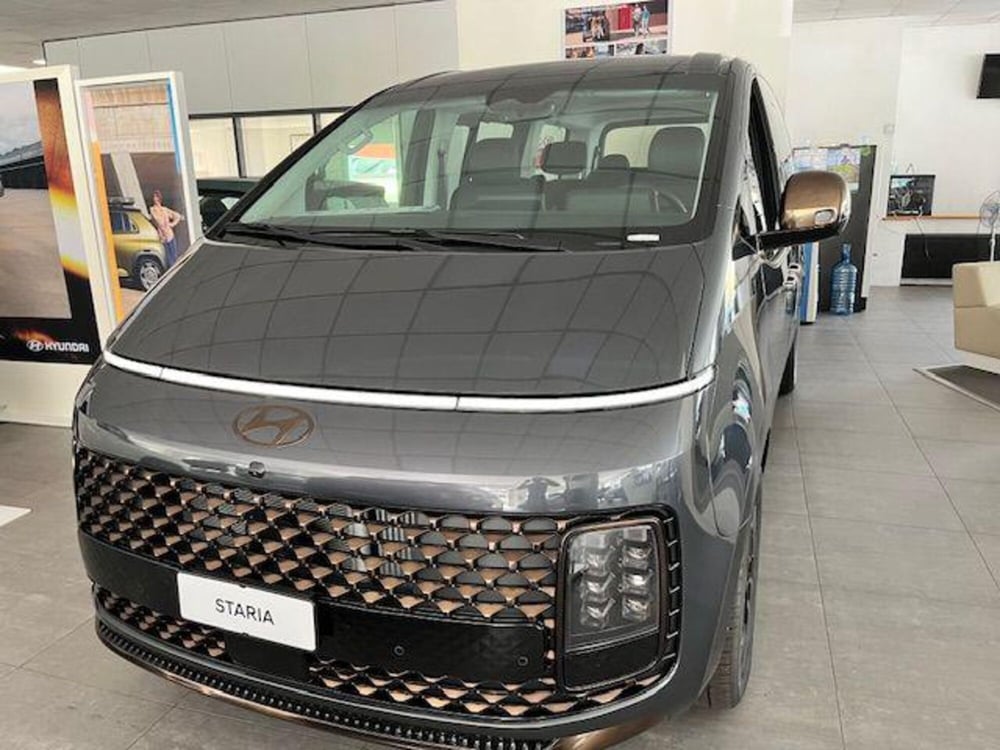 Hyundai Staria nuova a Verbano Cusio Ossola (6)