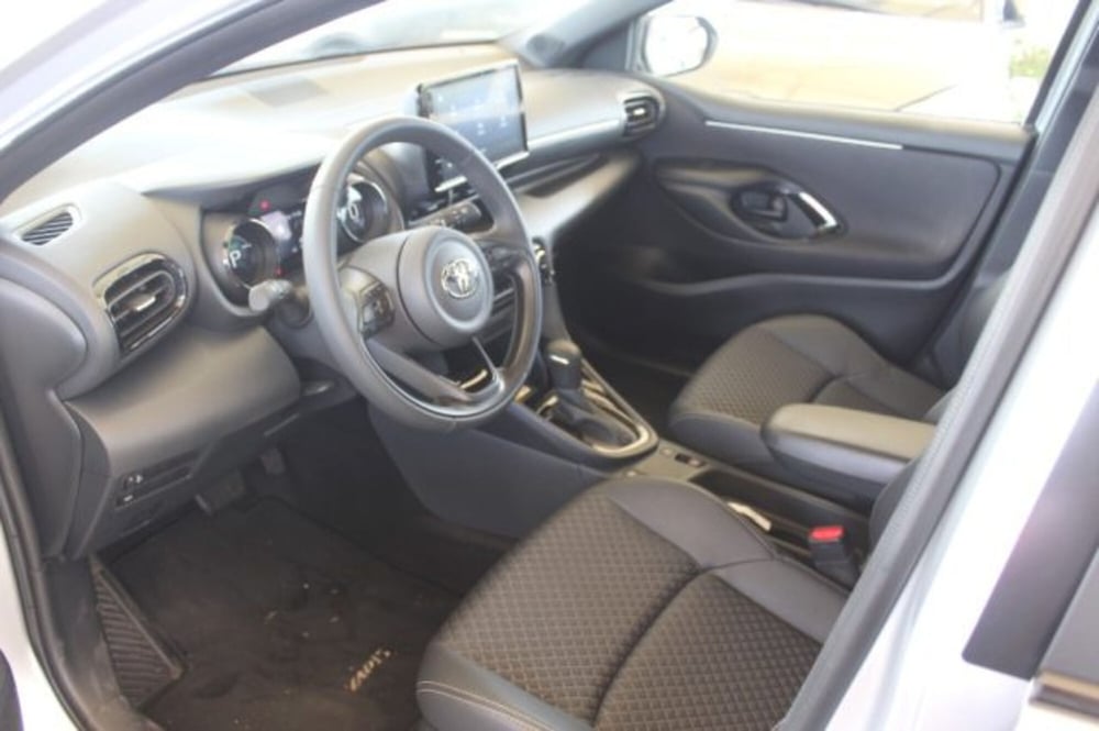 Toyota Yaris Cross usata a Roma (12)