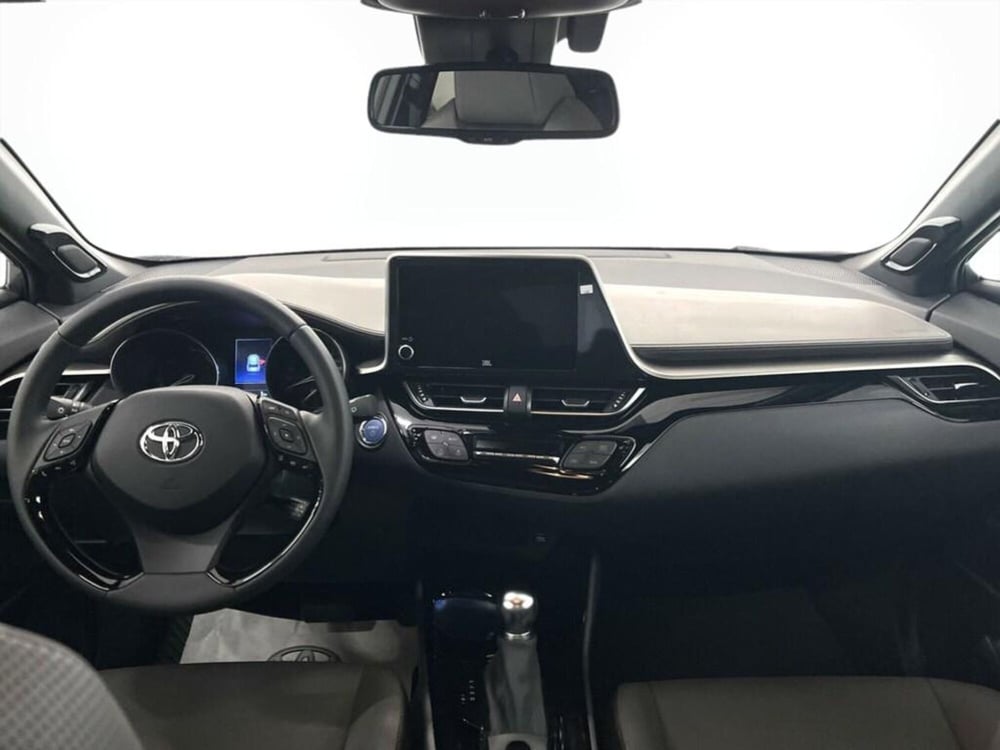 Toyota Toyota C-HR usata a Monza e Brianza (9)