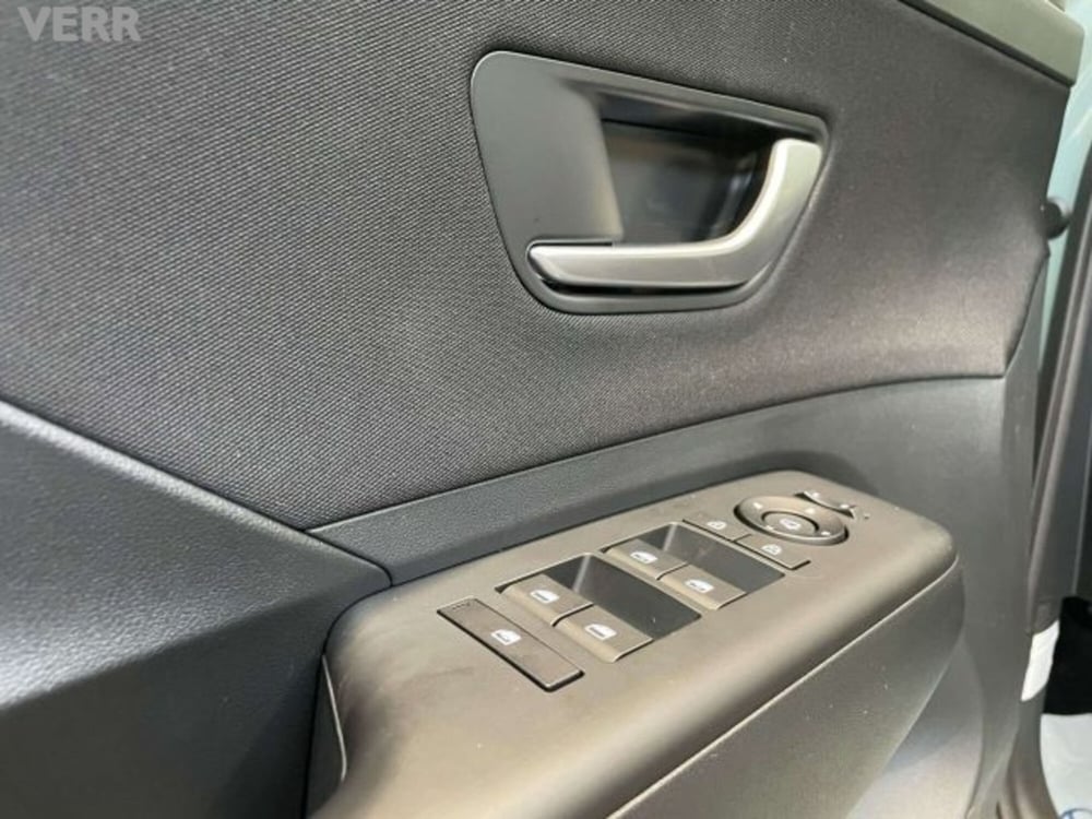 Hyundai Kona nuova a Milano (10)