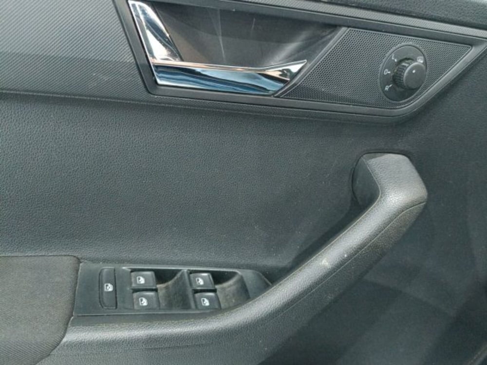 Skoda Fabia usata a Catania (19)