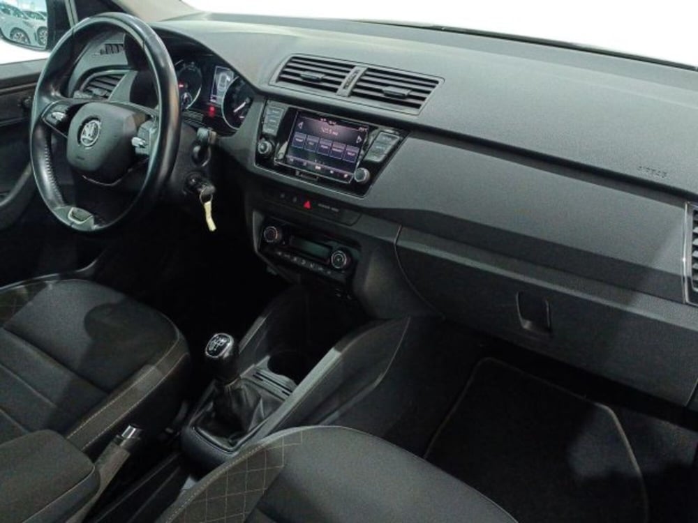 Skoda Fabia usata a Catania (9)