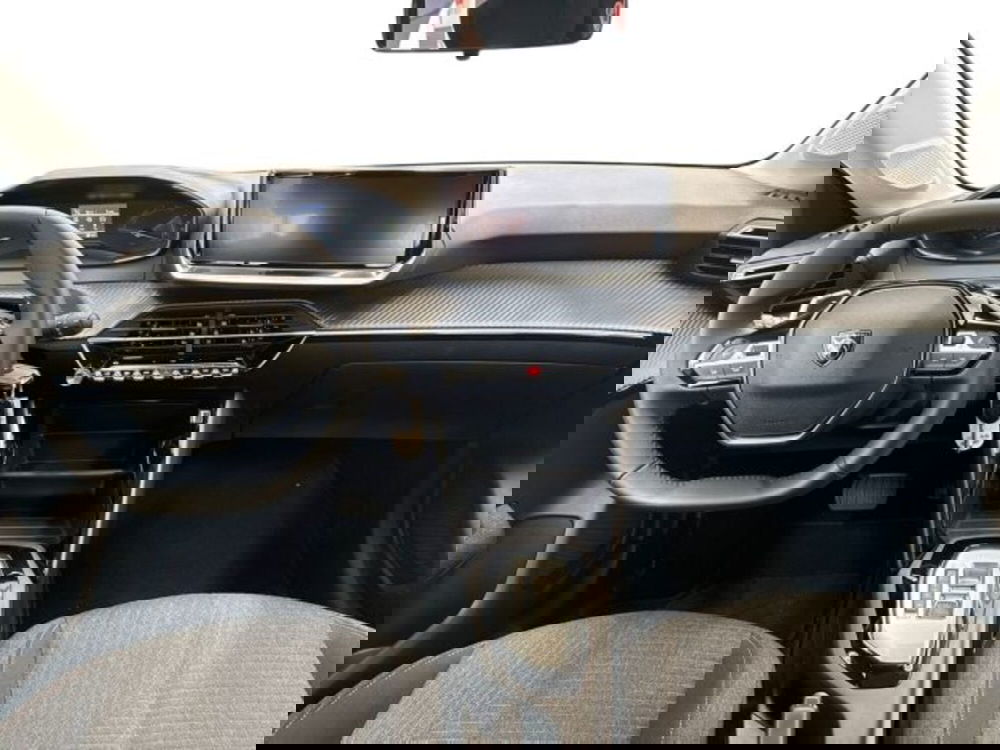 Peugeot 208 nuova a Ancona (11)