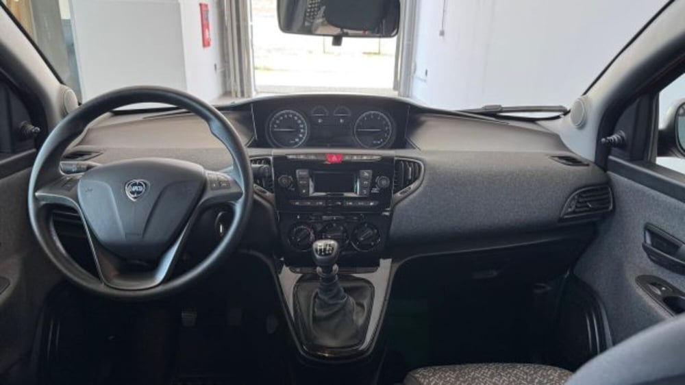Lancia Ypsilon usata a Torino (12)