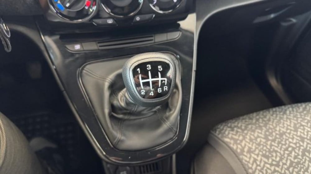 Lancia Ypsilon usata a Torino (14)