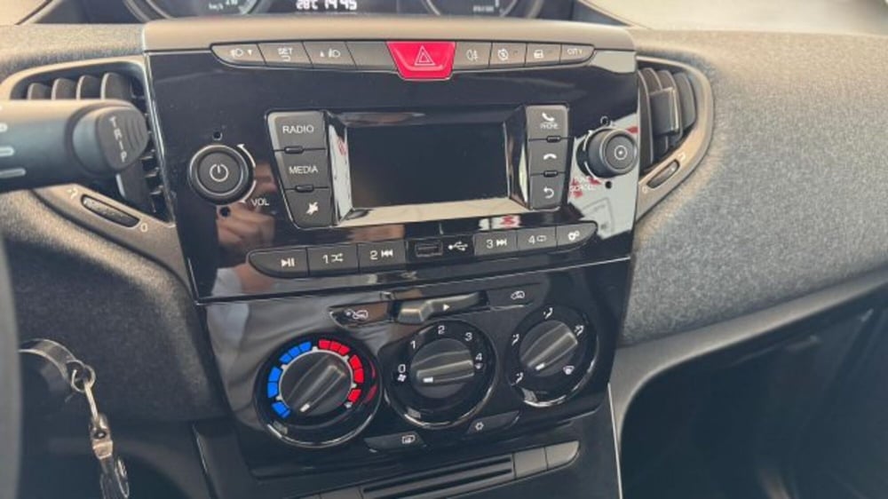 Lancia Ypsilon usata a Torino (15)