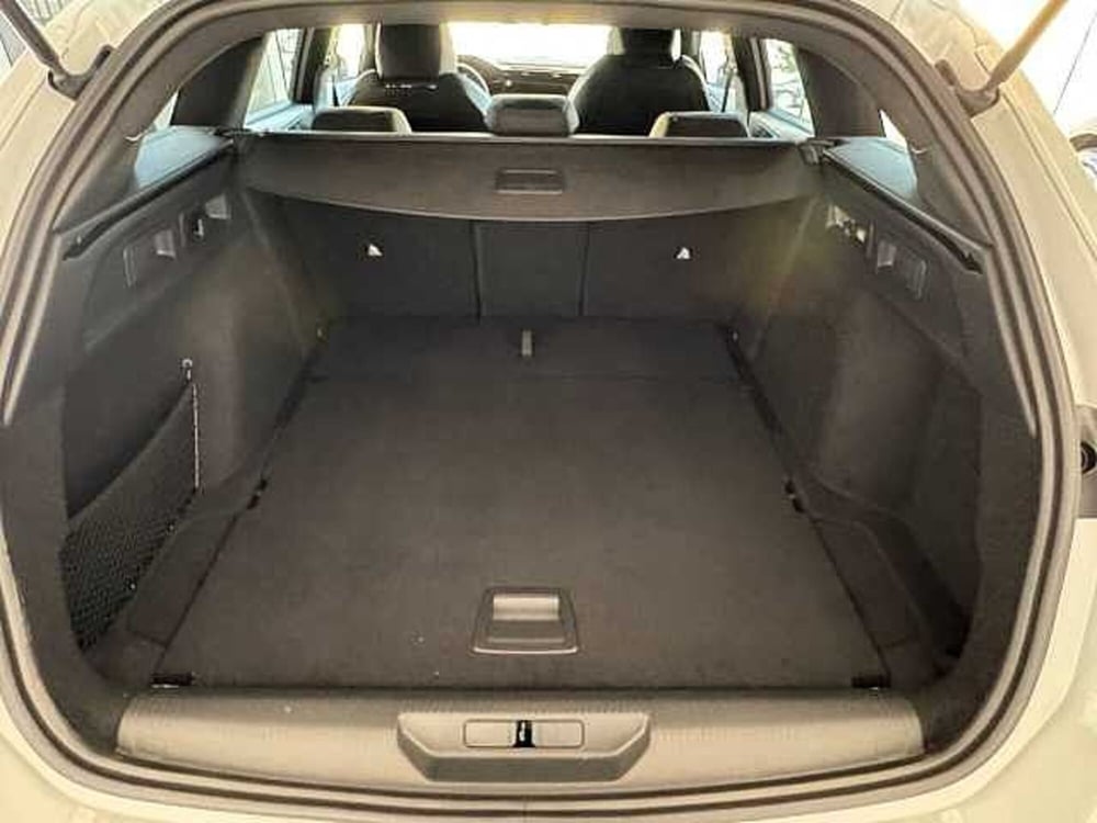Peugeot 308 SW nuova a Brescia (9)