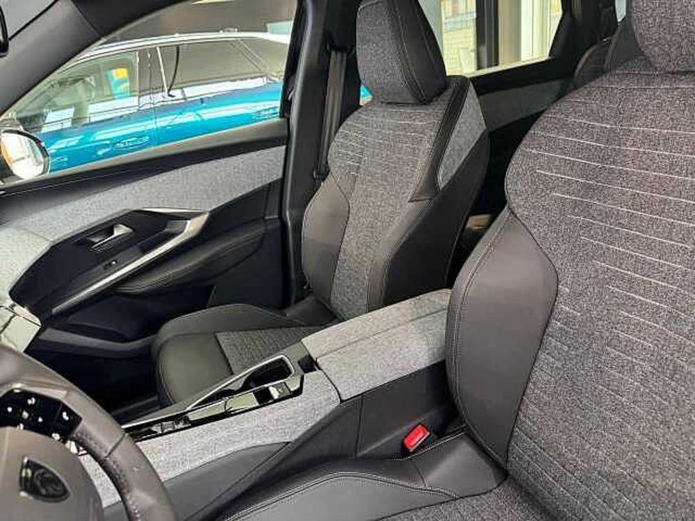 Peugeot 5008 nuova a Brescia (10)