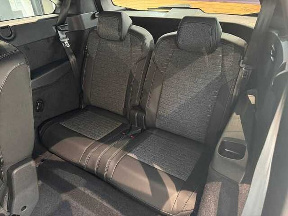 Peugeot 5008 nuova a Brescia (9)